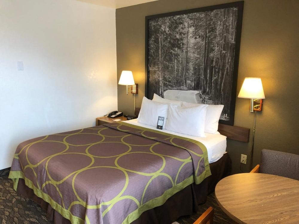 Super 8 by Wyndham Fort Bragg