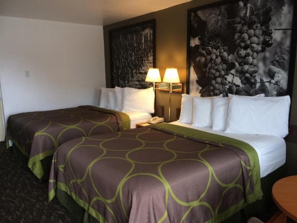 Super 8 by Wyndham Fort Bragg image 23