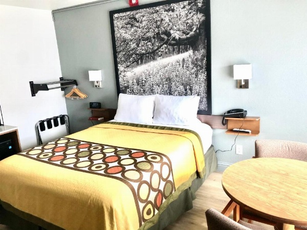 Super 8 by Wyndham Fort Bragg image 30